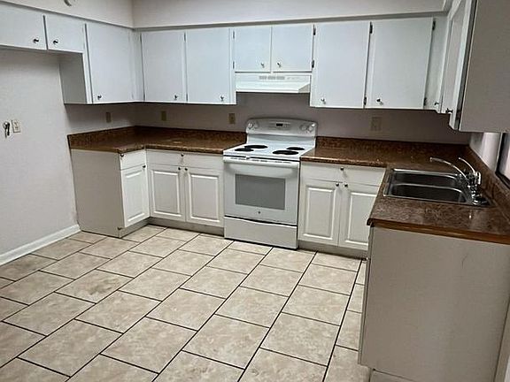 2nd image of 3229-3231 Julia Ct