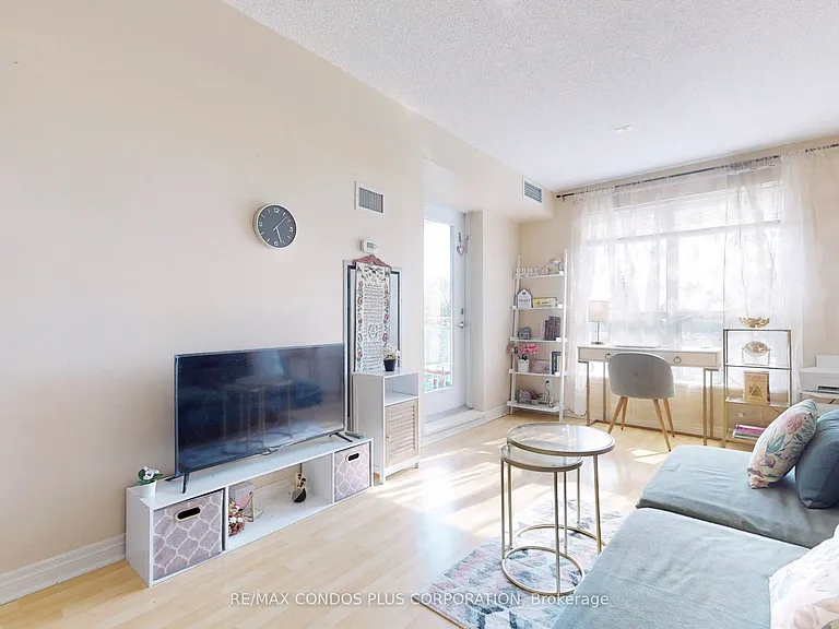 60 Fairfax Cres #315 — Photo 10