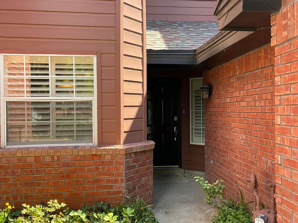 1st image of 6 Williamsburg Dr