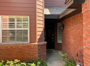 6 Williamsburg Dr, El Paso, TX 79912