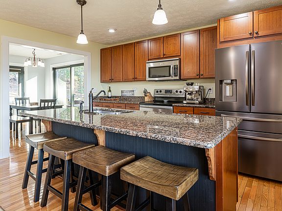 4th image of 9 W Haven Ln
