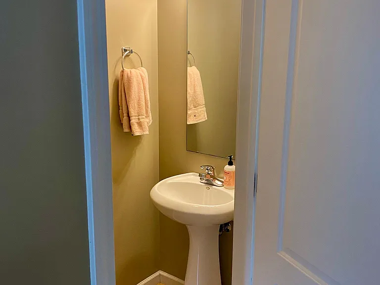 2738 E Bressingham Way — Photo 7