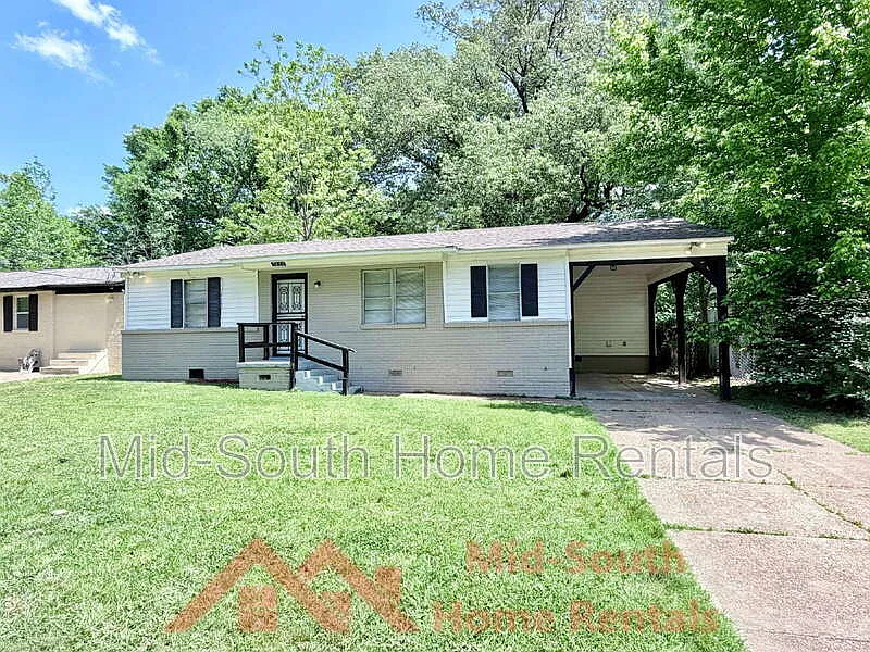 3 bed, 1.0 bath, 980 sqft, $895 — Photo 2
