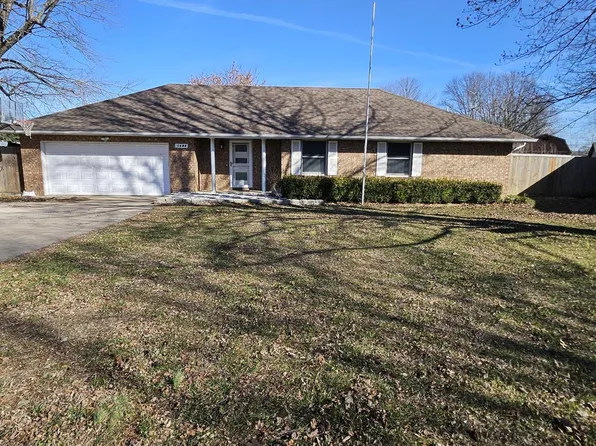 1622 Porter Ave, Aurora, MO 65605