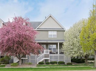 2898 Clover Ridge Dr, Chaska, MN 55318