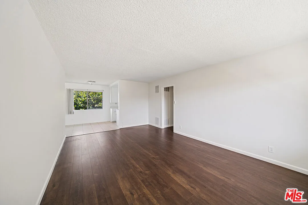 Building Photo - 2038 S Holt Ave #16