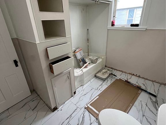 5th image of 11 Pringle Ave APT 1