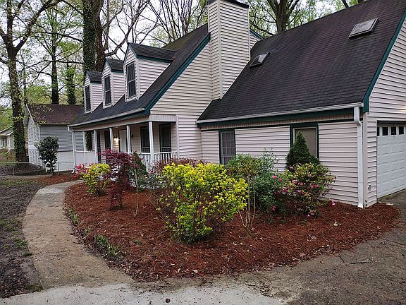 2nd image of 2004 Morris Dr