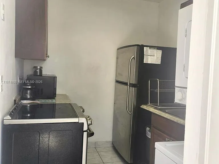 11220 NE 11th Pl #11220 — Photo 11