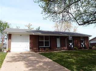 15 Pepperidge Rd, Saint Peters, MO 63376