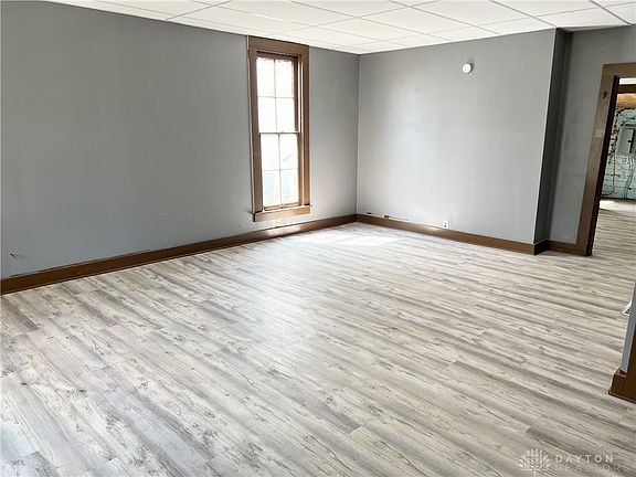 3rd image of 1004 Nicklin Ave