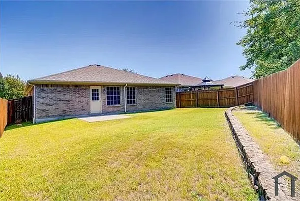 3 bed, 2085 sqft, $2,850 — Photo 2