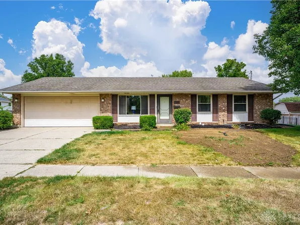 853 Cherry Blossom Dr, Dayton, OH 45449