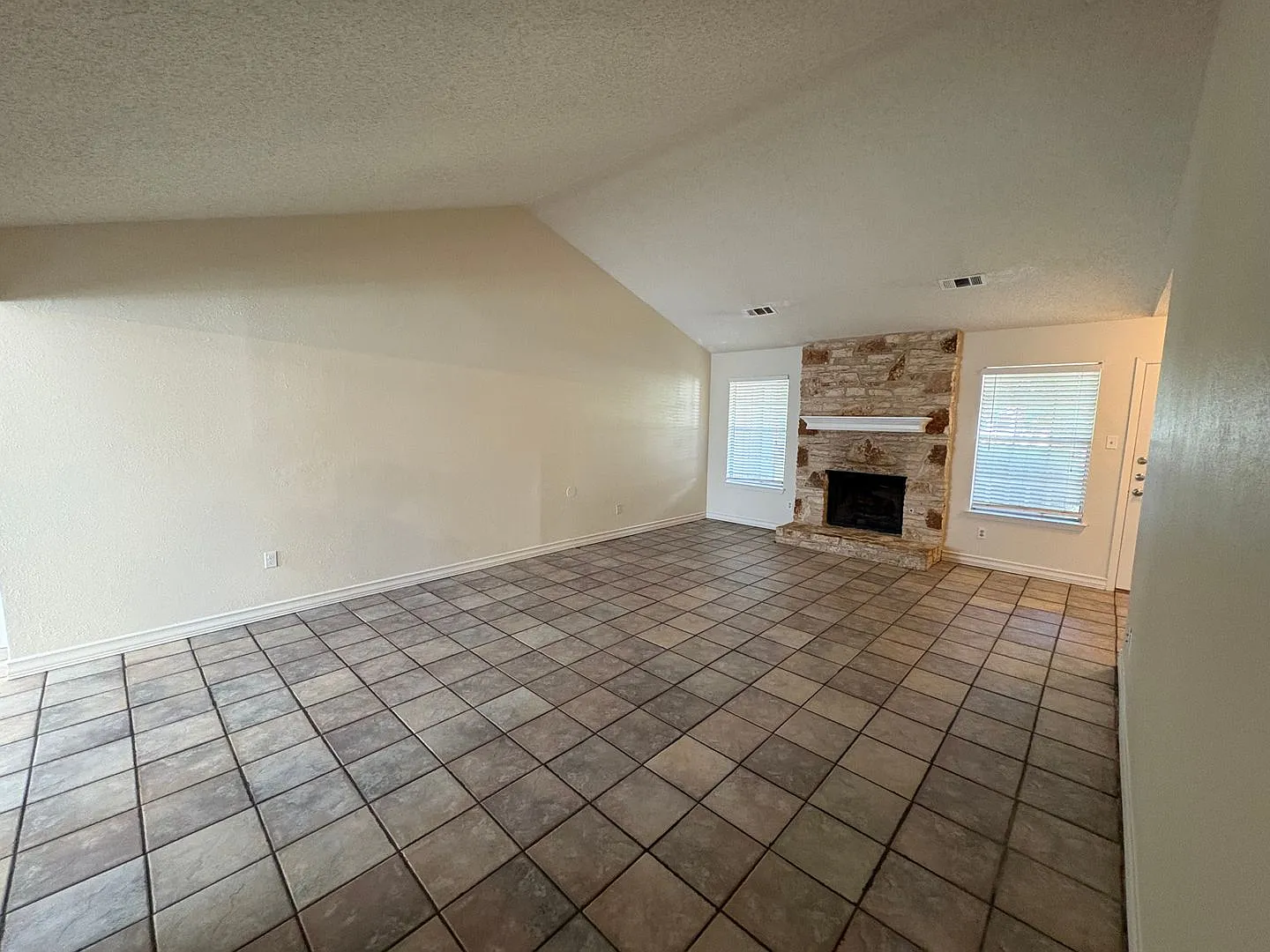 Great home in North Austin - ready for move-in! — Photo 4