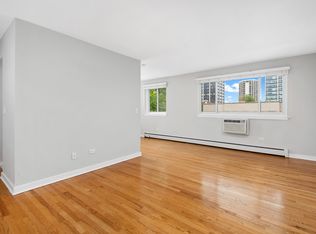 Reside at 2727, Chicago, IL 60614