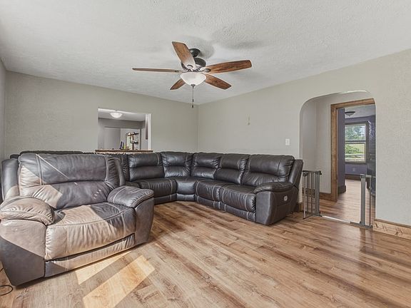5th image of 2655 Grandview Rd