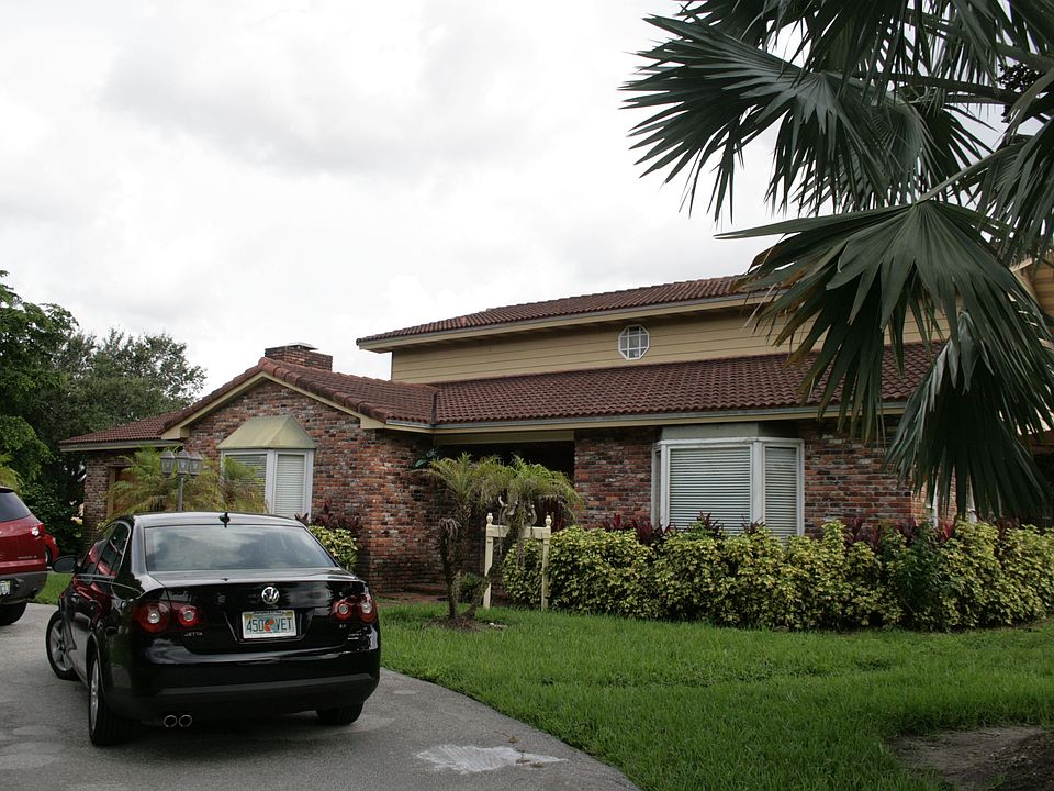 1st image of 9900 NW 137th St