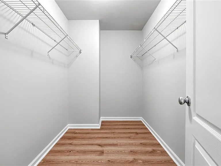 1006 Ivydale Cir — Photo 16