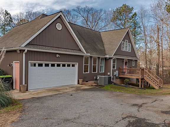 3rd image of 108 Cedar Dr