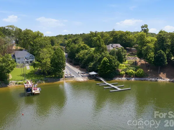116 Harbor Ridge Dr, Statesville, NC 28677