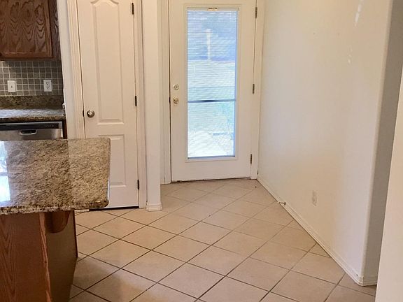 5th image of 31 Pinehurst Dr