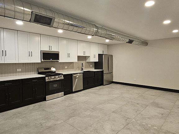3rd image of 1810 S Jefferson St #1