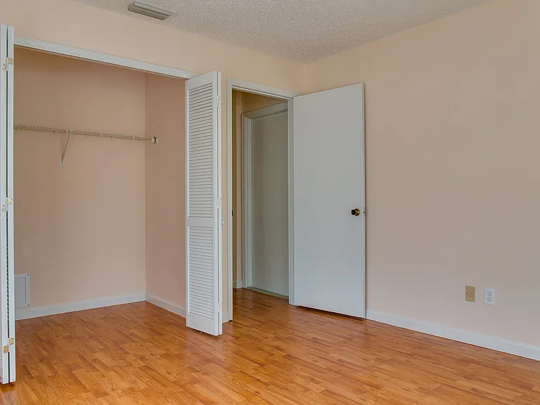 9928 Dean Cove Ln — Photo 4