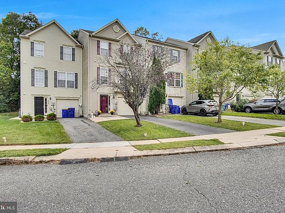4th image of 940 Kentwell Dr