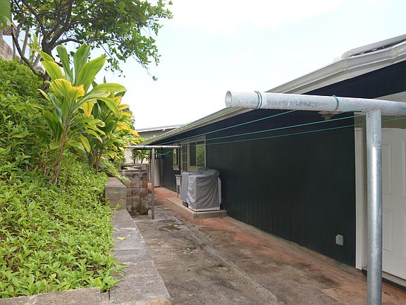 Backyard Area (Washer/Dryer shared)