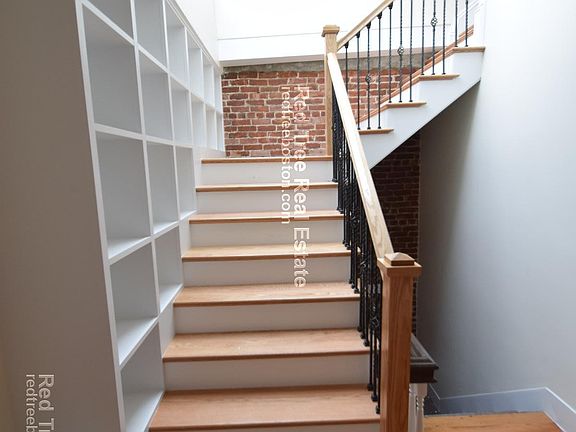 2nd image of 1616 Beacon St #303