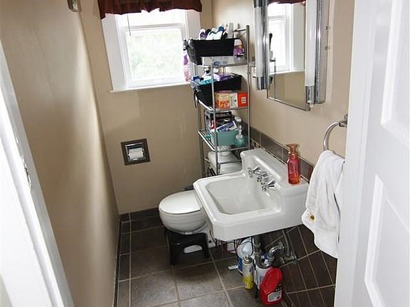 2nd image of 119 Wylie Ct