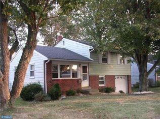 531 Squirrel Ln, Lansdale, PA 19446