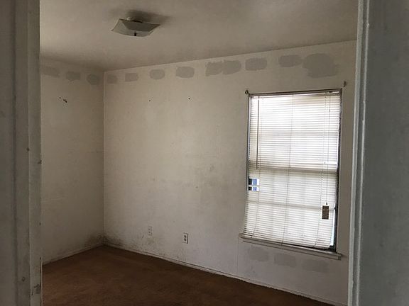 4th image of 4315 Redstone Dr