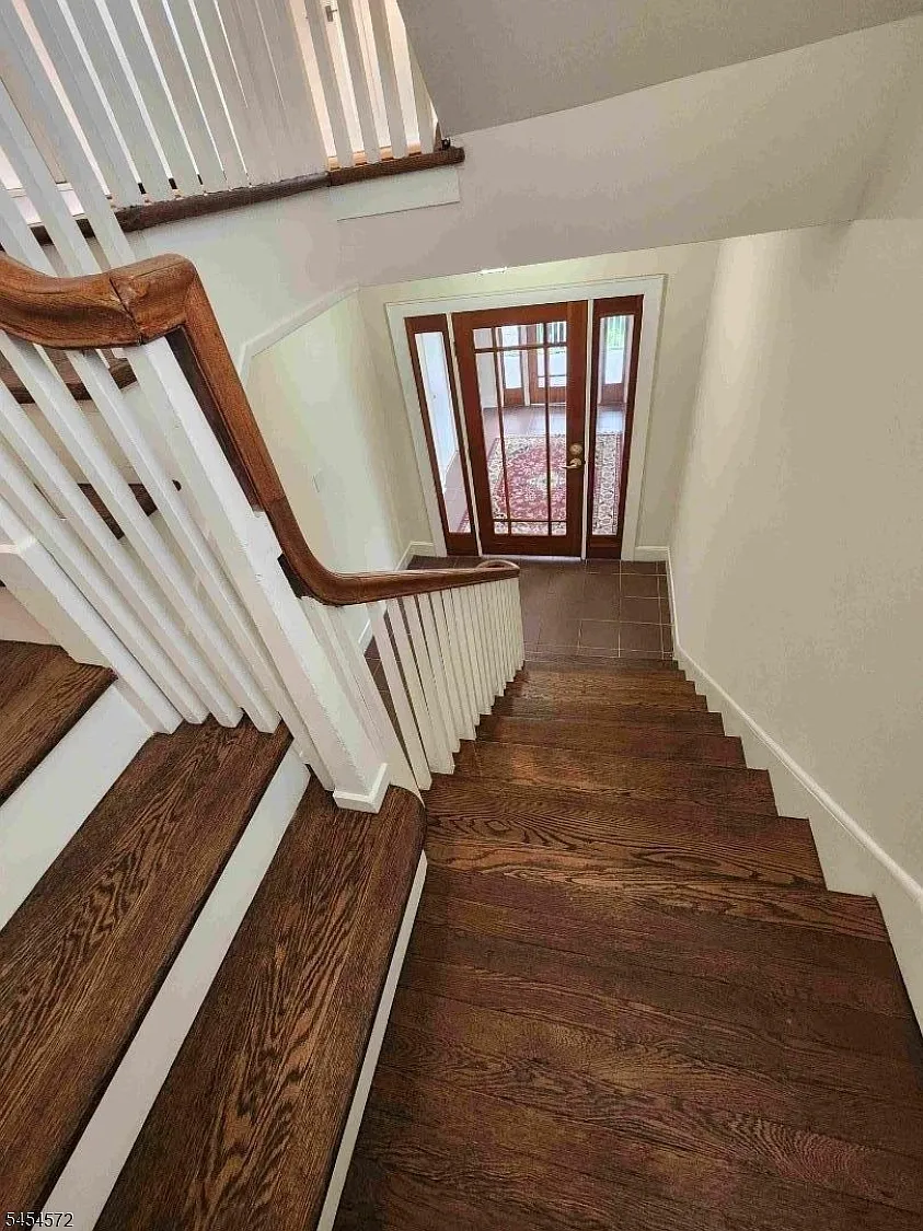 2 bed, 2.0 bath, 1570 sqft, $3,400 — Photo 3
