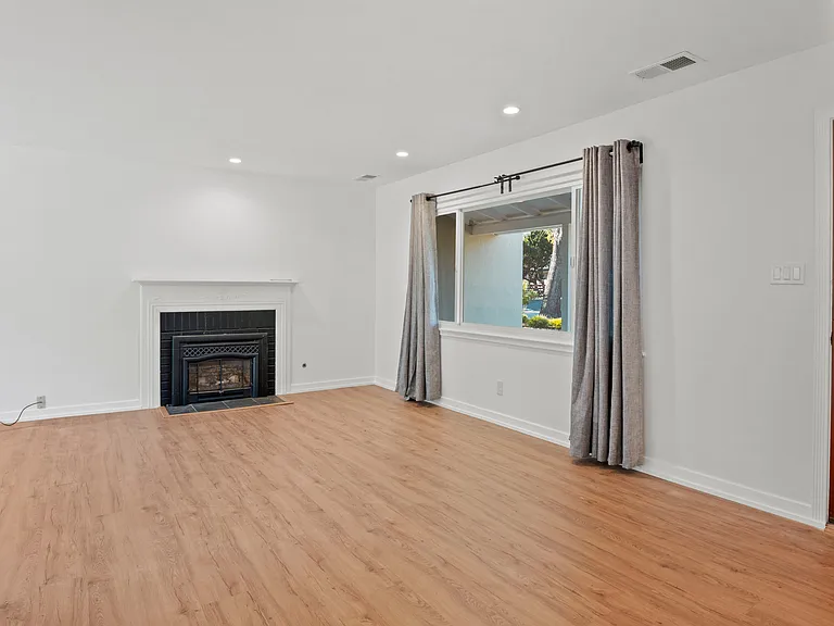 10 Juno Rd — Photo 4