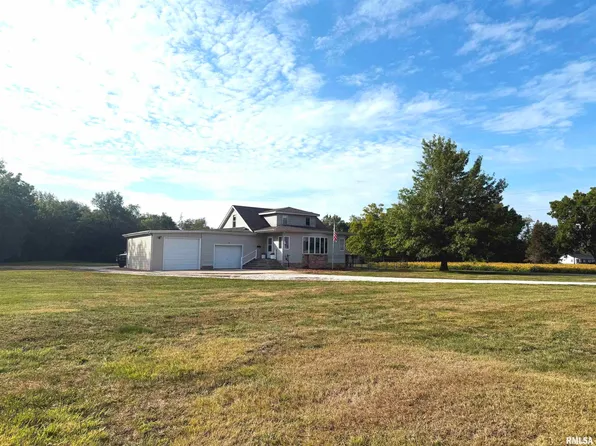 1100 W Hickory St, Canton, IL 61520
