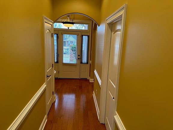 4th image of 104 Dorsey Ct