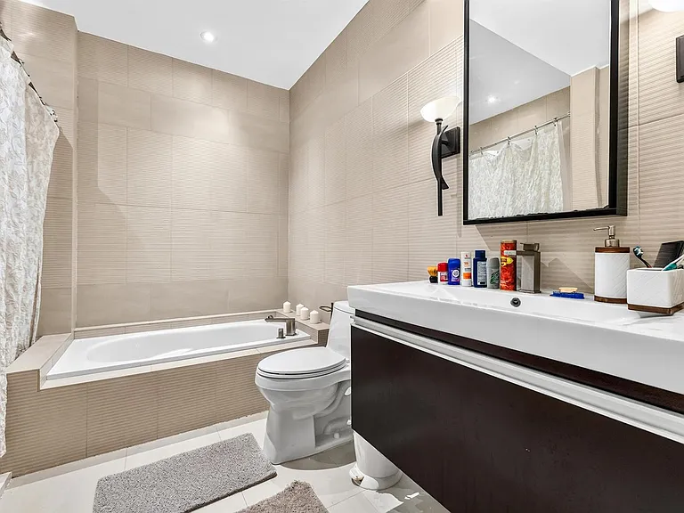 8956 Collins Ave #4 — Photo 32