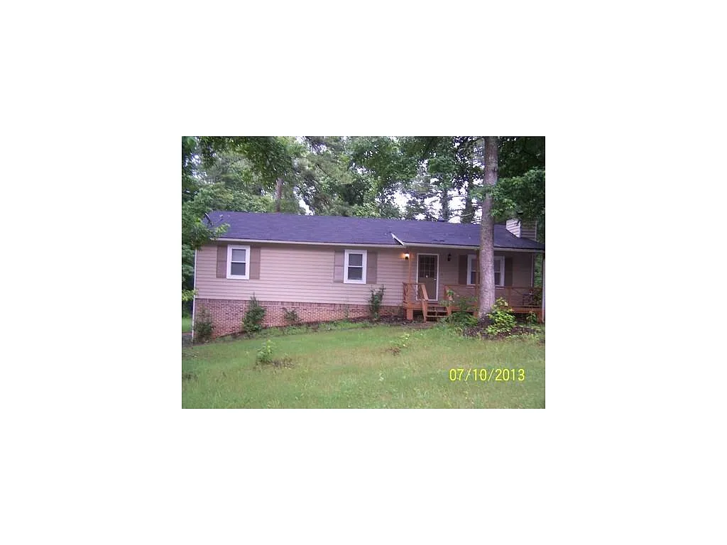 3266 Stonewall Dr NW photo 1