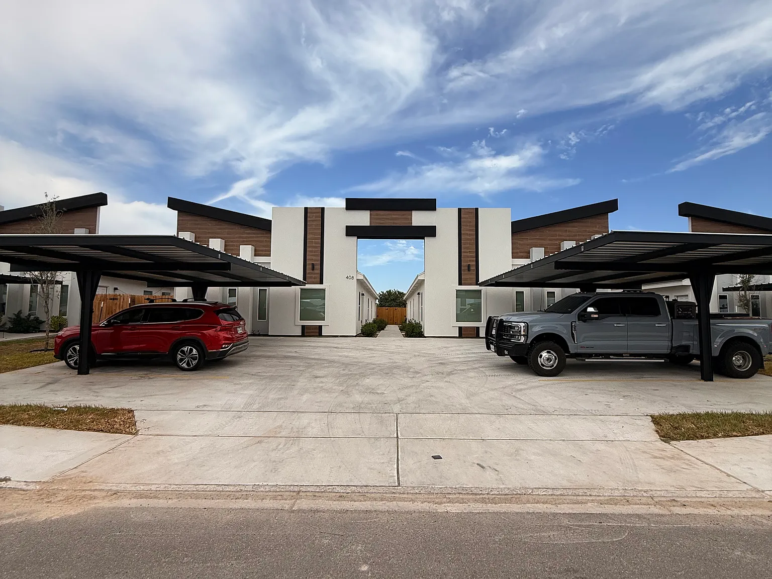 3 bed, $1,300 — Photo 1