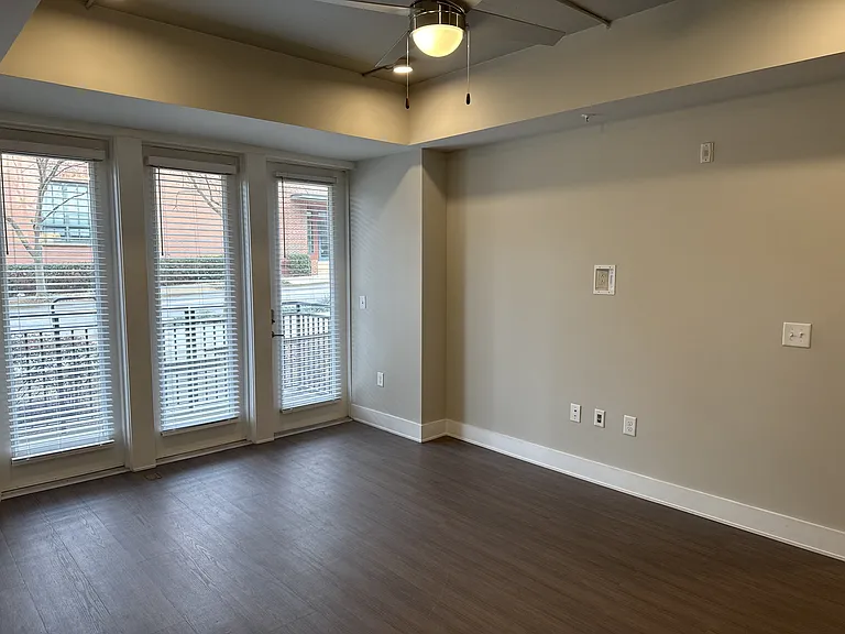 915 Glenwood Apartments on the Beltline — Photo 178