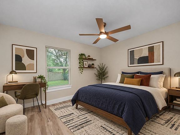 5th image of 10521 Chesterfield Dr