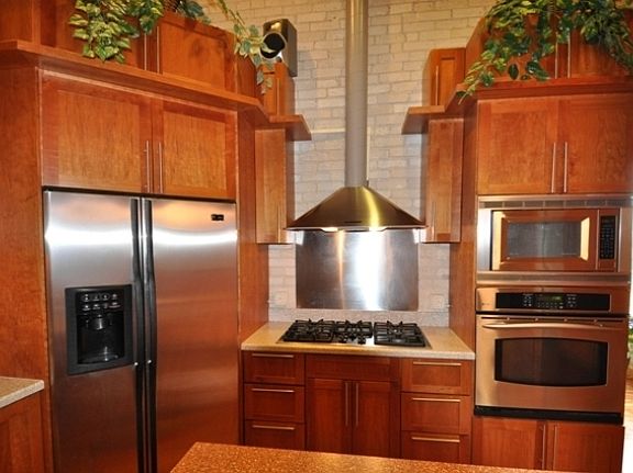 5th image of 7777 Elmwood Ave APT 205