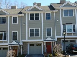 66 Grove St APT B11, Ridgefield, CT 06877