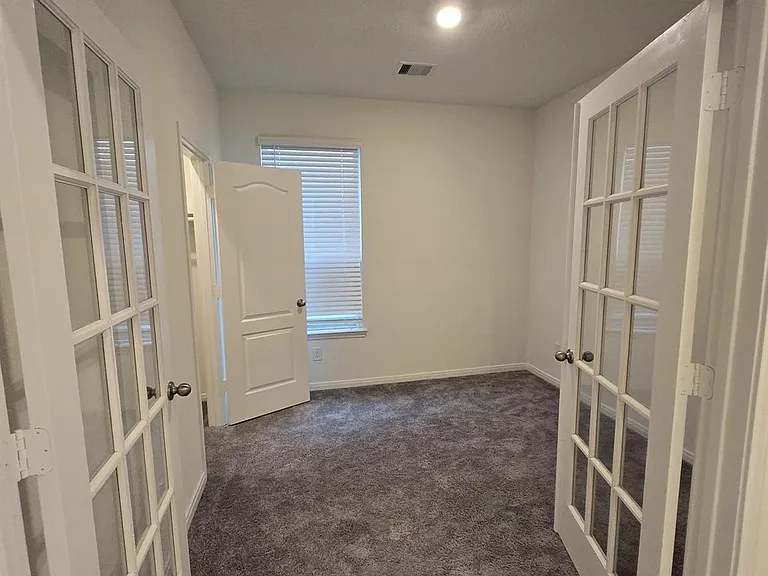 25223 Sierra Manor Ct — Photo 16