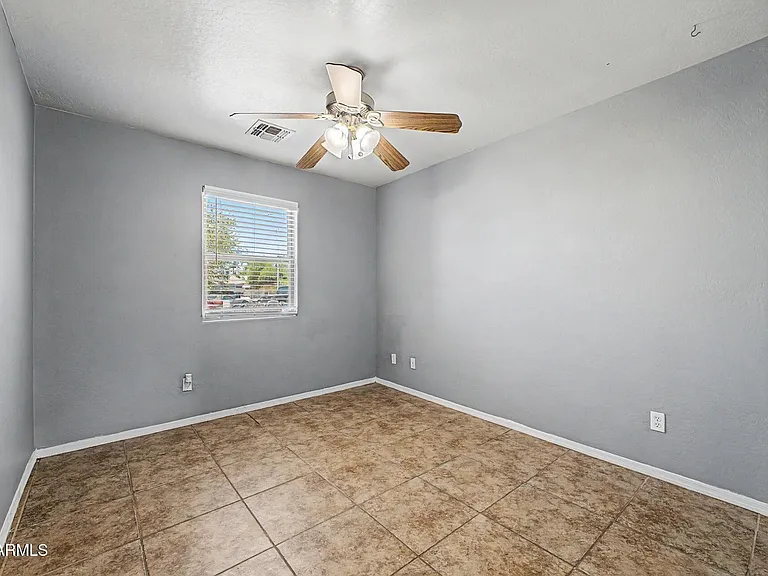 11207 W Hopi St — Photo 18