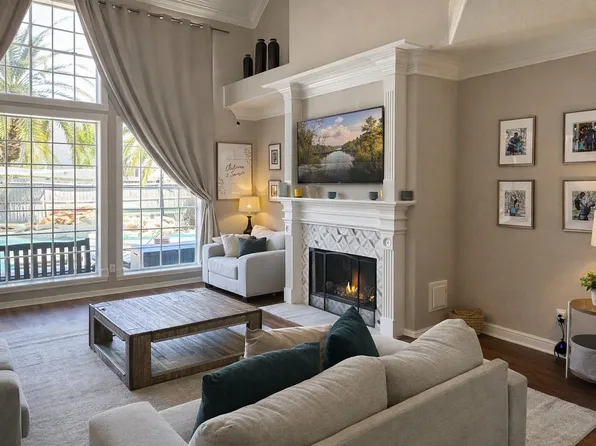 1214 Peregrine Dr, Friendswood, TX 77546