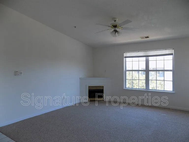 801 Brassie Ln #J — Photo 7