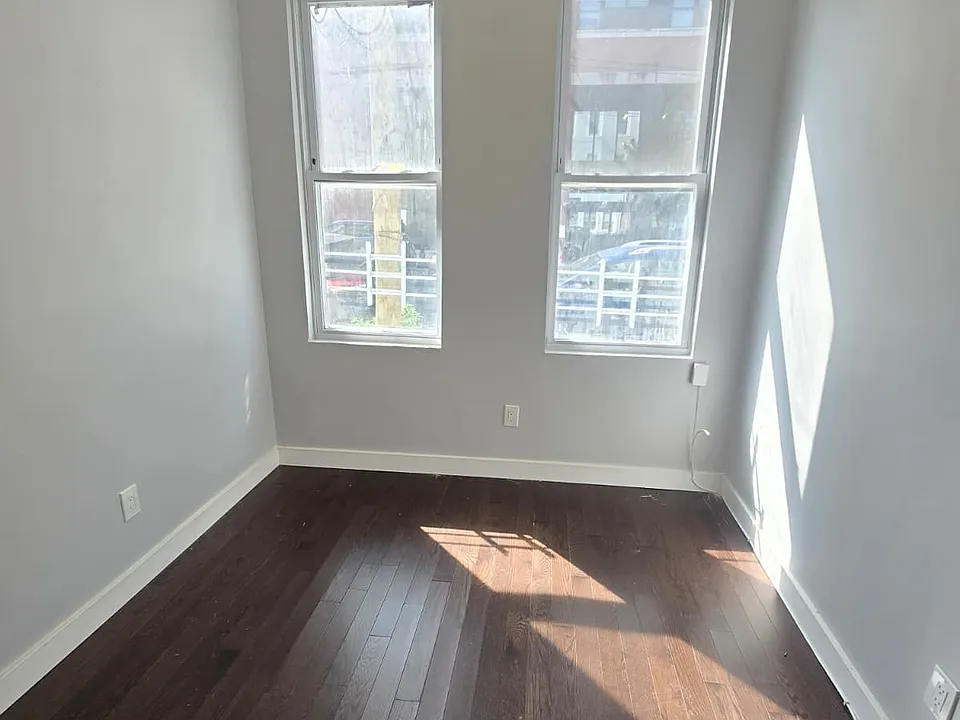 50 Jordan Ave #1R