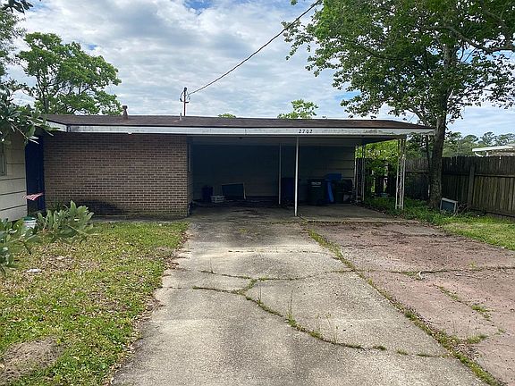 3rd image of 2702 Wilson Ave